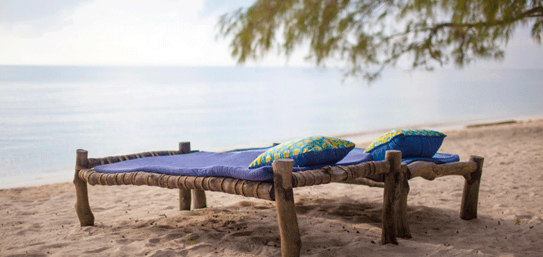 Cover-Explore-Kinondo-Beach-beds-afternoon