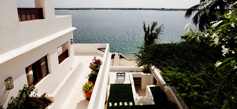 Cover-Forodhani-adjusted_maison_2_2